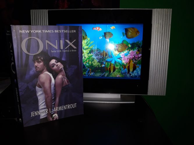 Seria LUX: Onix - nimeni nu este cine pare a fi!